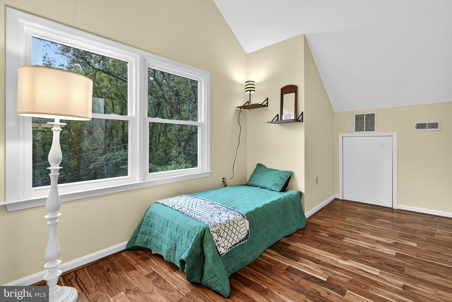 Lovettsville, Virginia, 20180, United States, ,2 BathroomsBathrooms,Residential,Active,1954034