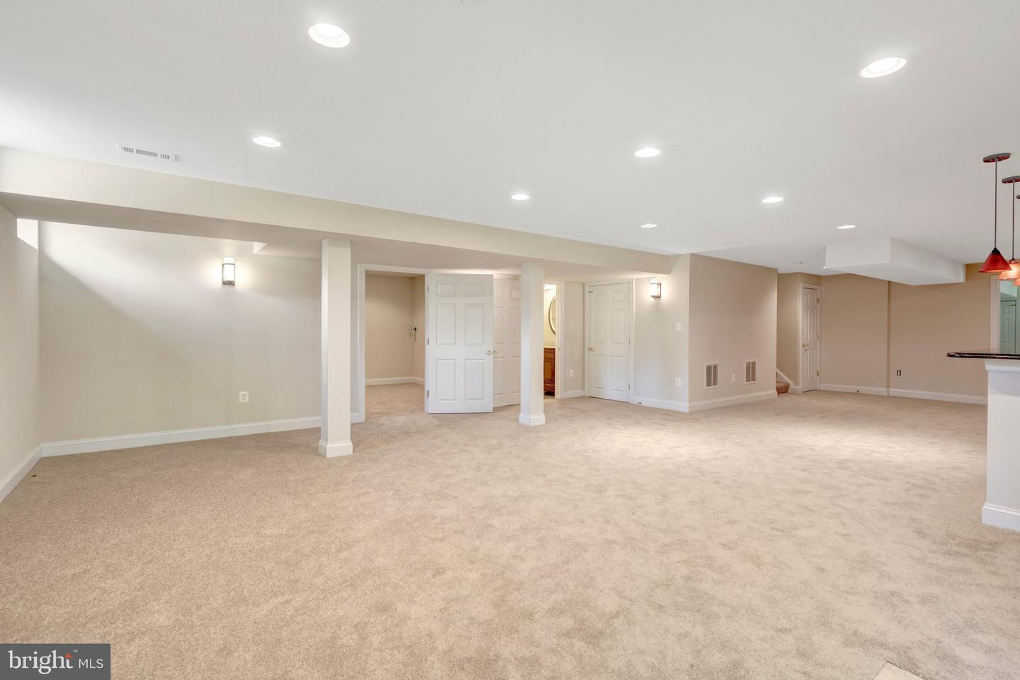 Haymarket, Virginia, 20169, United States, 5 Bedrooms Bedrooms, ,5 BathroomsBathrooms,Residential,Pending,2031766