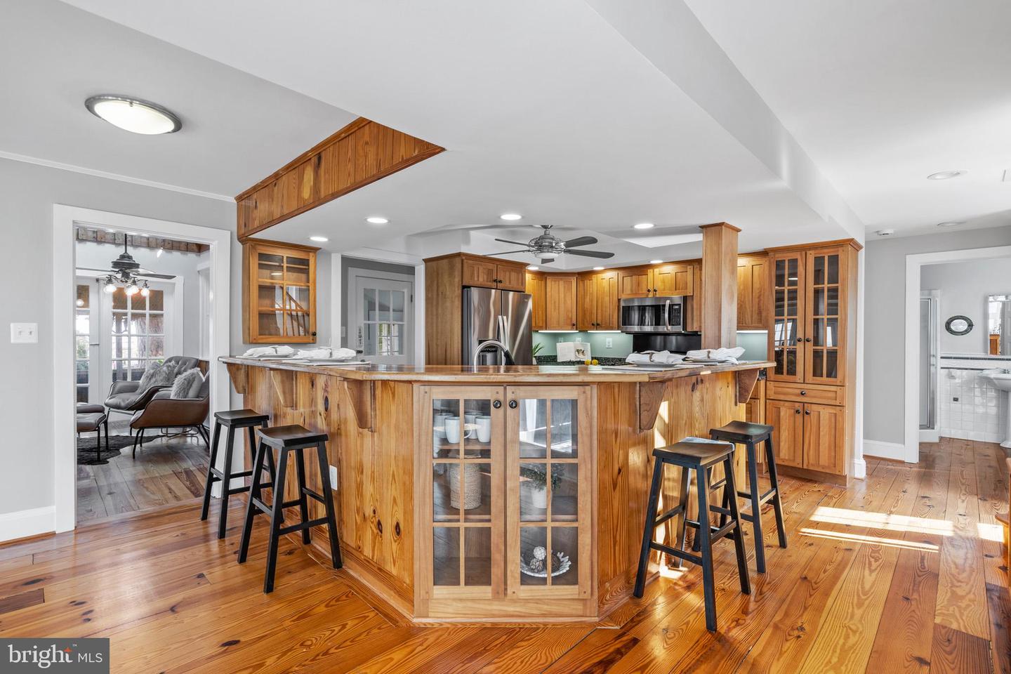 Cobb Island, Maryland, 20625, United States, 6 Bedrooms Bedrooms, ,6 BathroomsBathrooms,Residential,Contingent,1849506