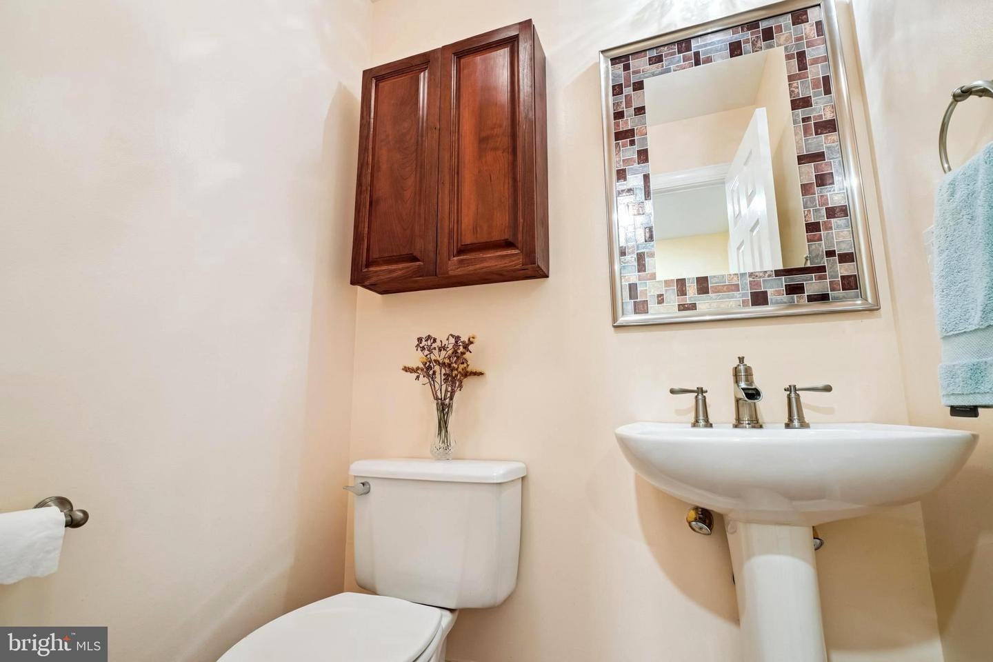 Centreville, Virginia, 20121, United States, 4 Bedrooms Bedrooms, ,5 BathroomsBathrooms,Residential,Active,1914622