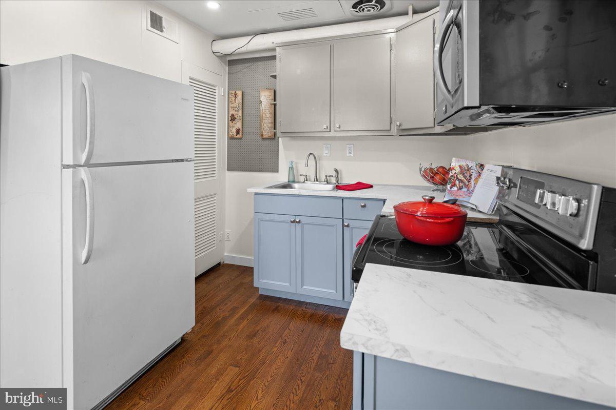 Princeton, New Jersey, 08540, United States, 6 Bedrooms Bedrooms, ,7 BathroomsBathrooms,Residential,Active,2011847