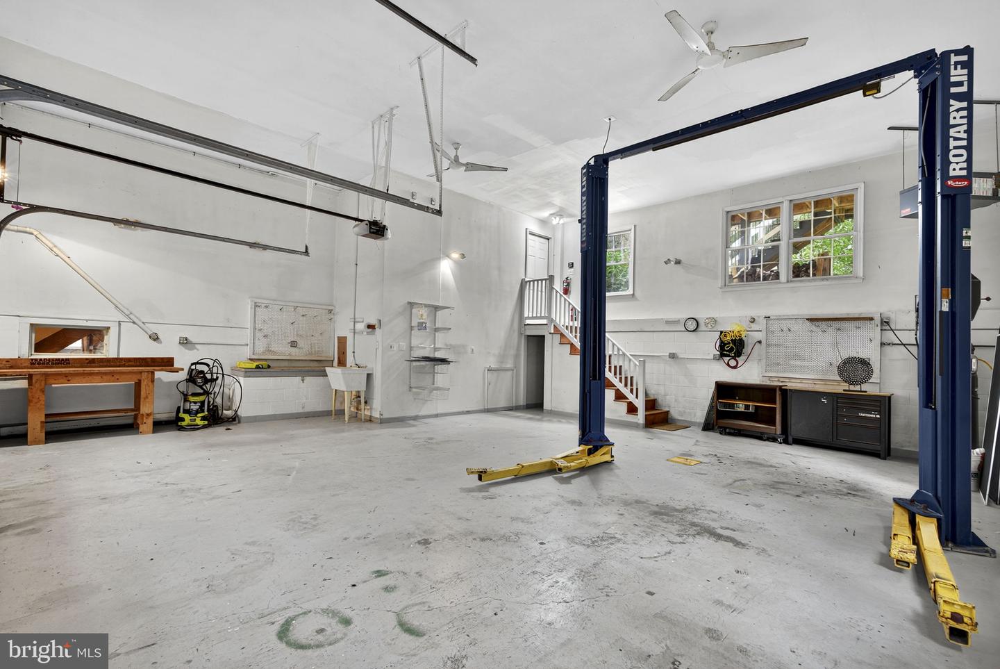 Lovettsville, Virginia, 20180, United States, ,2 BathroomsBathrooms,Residential,Active,1954034