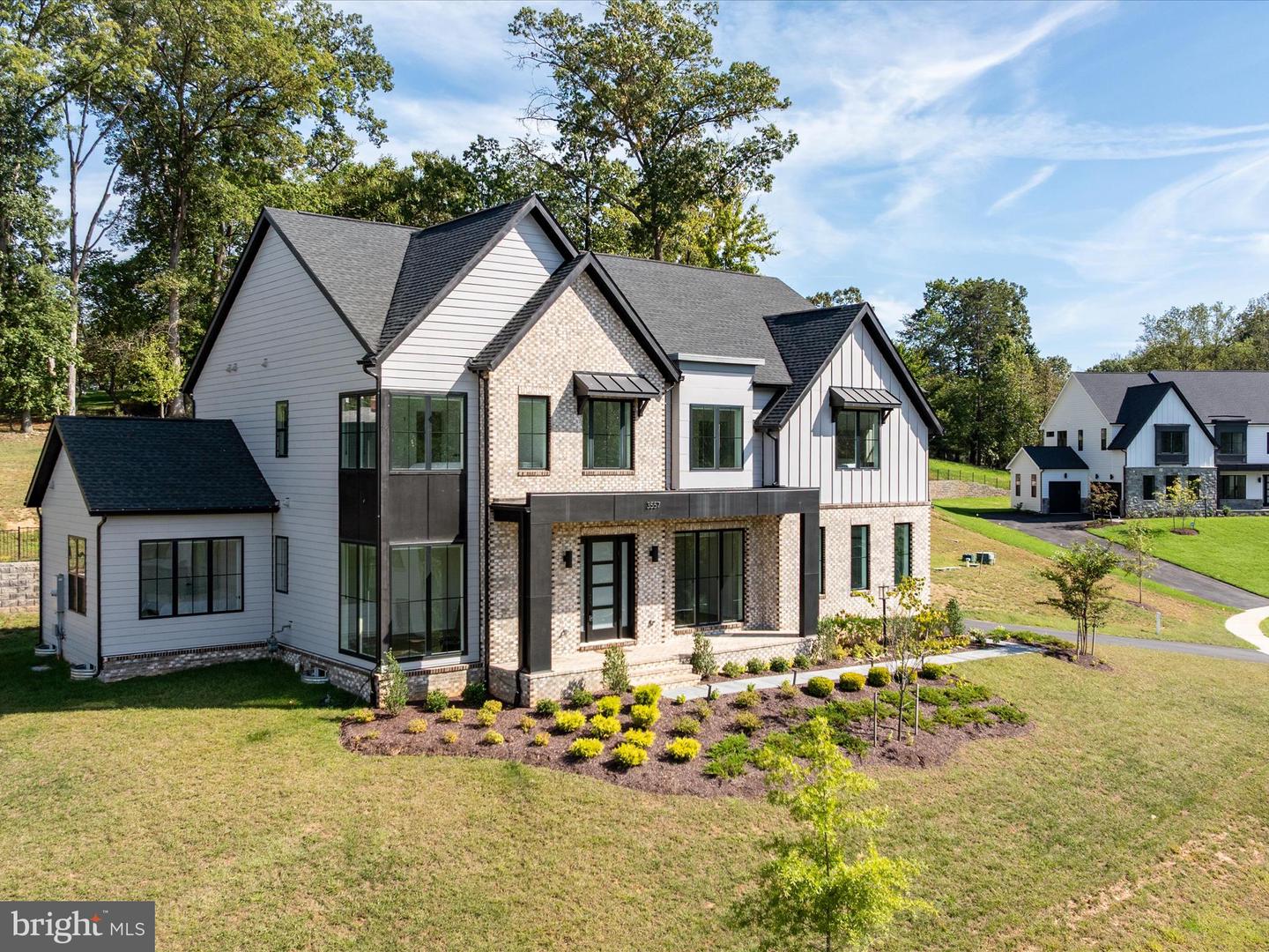 Oakton, Virginia, 22124, United States, 6 Bedrooms Bedrooms, ,6 BathroomsBathrooms,Residential,Active,1960120