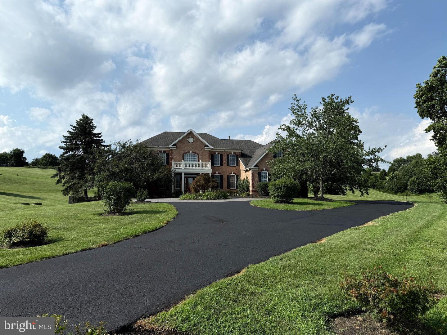 Leesburg, Virginia, 20175, United States, 4 Bedrooms Bedrooms, ,5 BathroomsBathrooms,Residential,Active,1894598