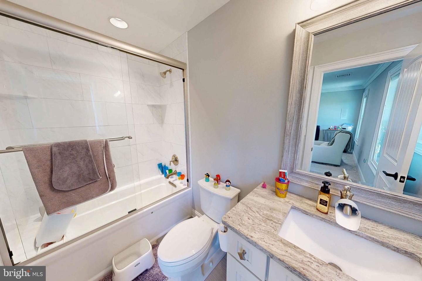 Bethlehem, Pennsylvania, 18020, United States, 4 Bedrooms Bedrooms, ,5 BathroomsBathrooms,Residential,Pending,1968396