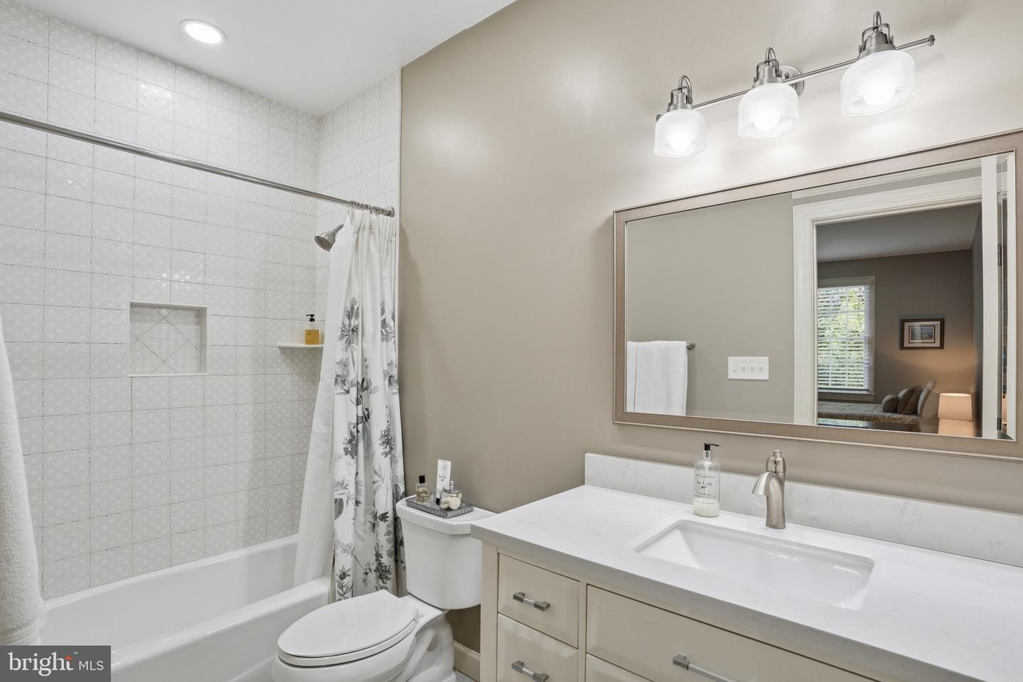 Great Falls, Virginia, 22066, United States, 5 Bedrooms Bedrooms, ,7 BathroomsBathrooms,Residential,Active,2044999