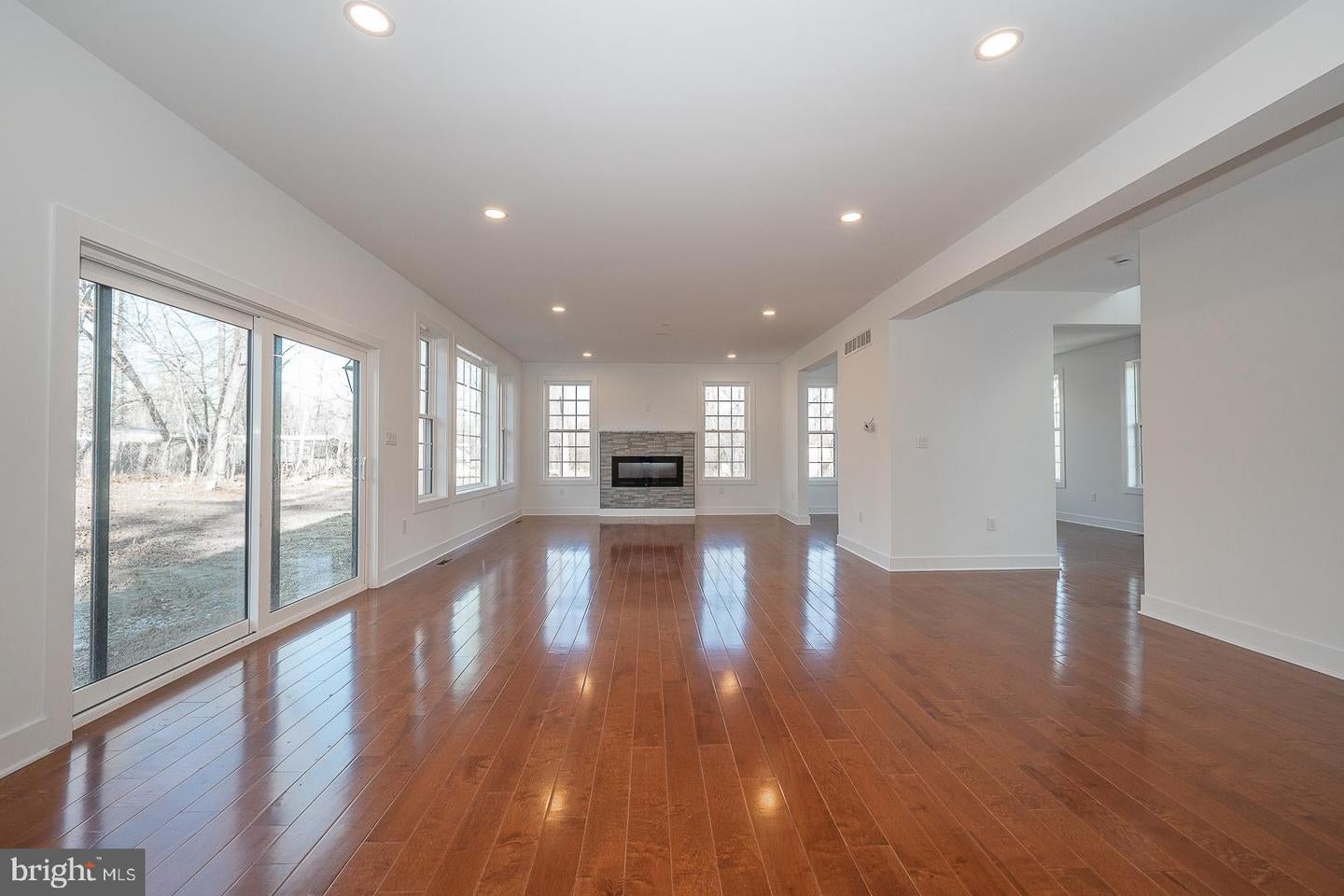 Chalfont, Pennsylvania, 18914, United States, 5 Bedrooms Bedrooms, ,4 BathroomsBathrooms,Residential,Active,1945225