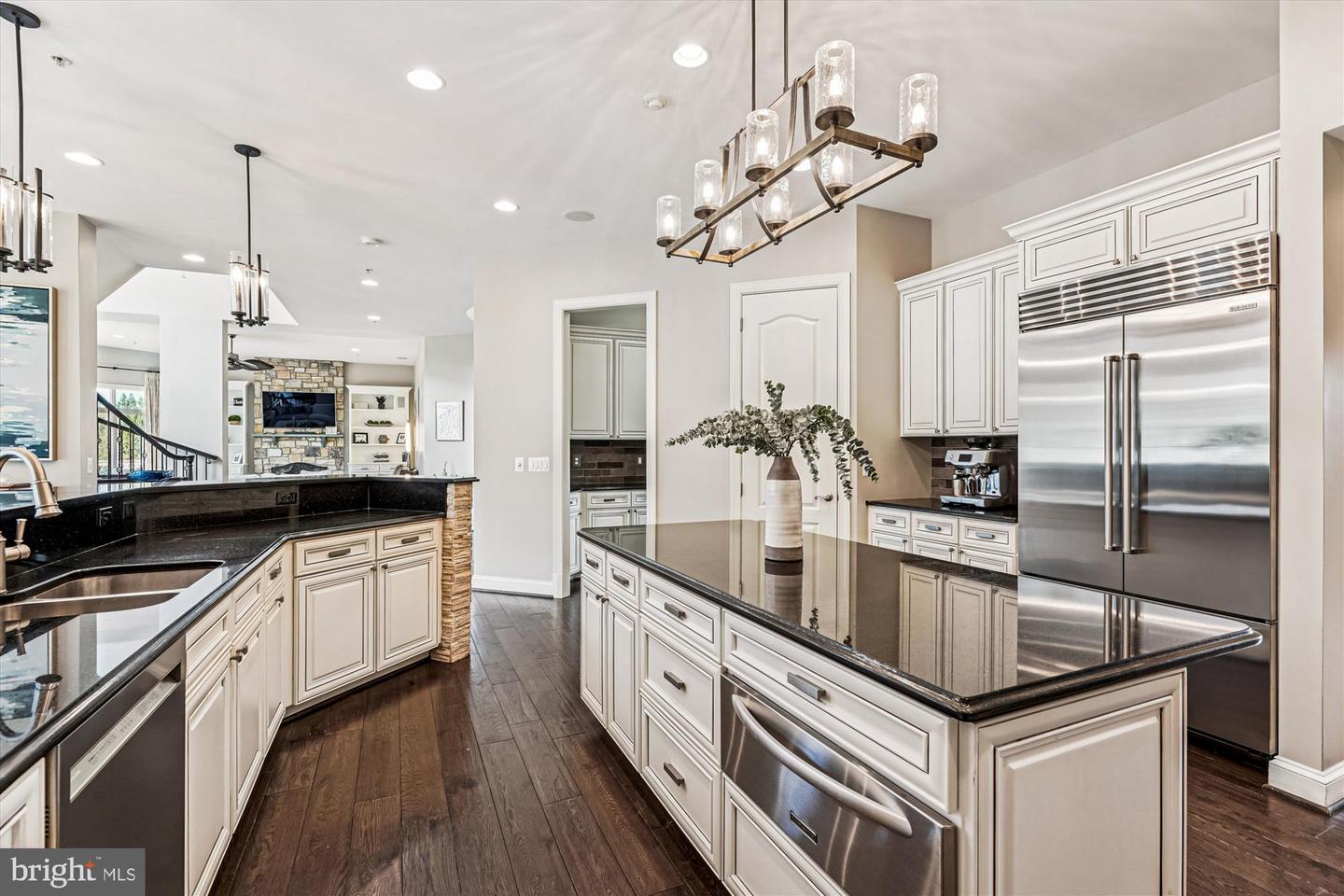 Leesburg, Virginia, 20175, United States, 5 Bedrooms Bedrooms, ,6 BathroomsBathrooms,Residential,Active,1987213