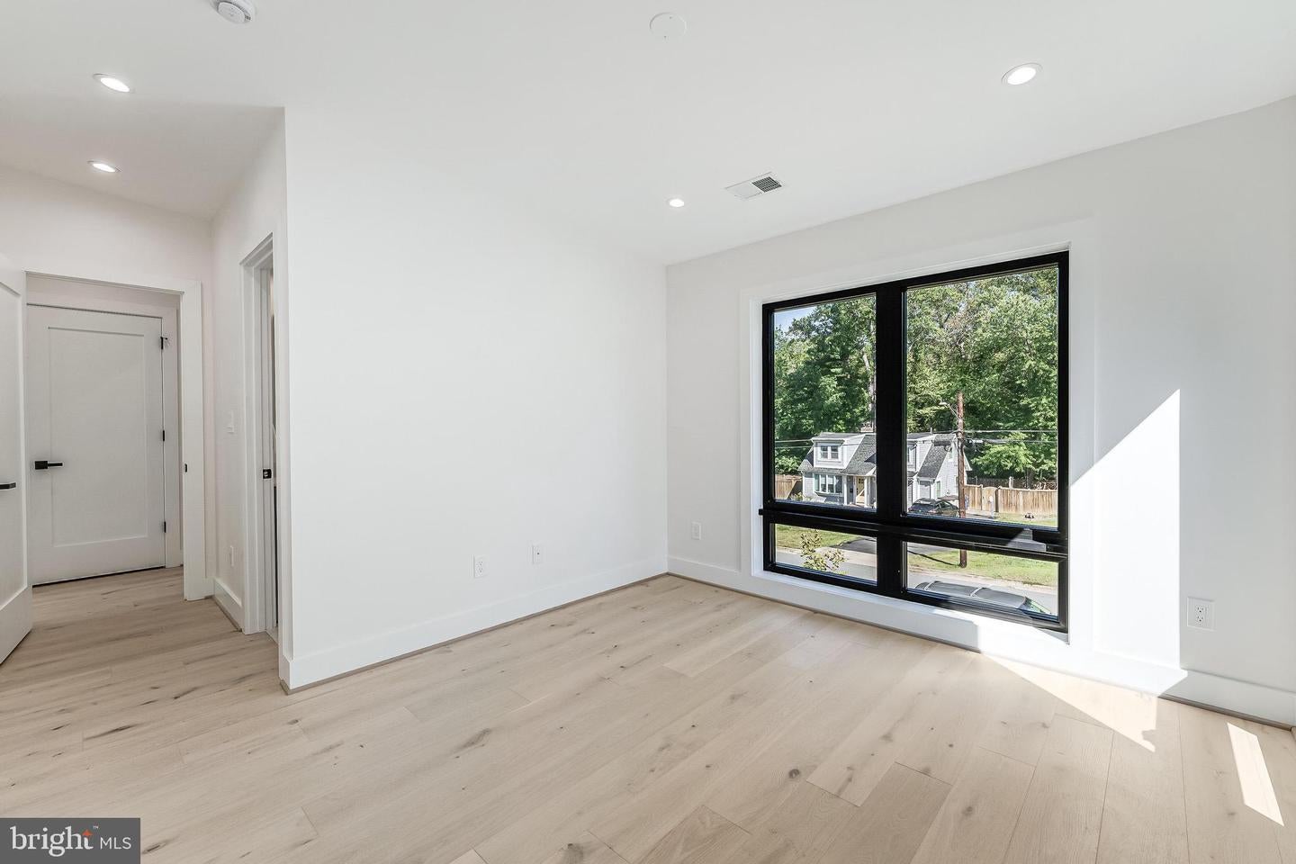 Falls Church, Virginia, 22042, United States, 5 Bedrooms Bedrooms, ,5 BathroomsBathrooms,Residential,Active,1945048