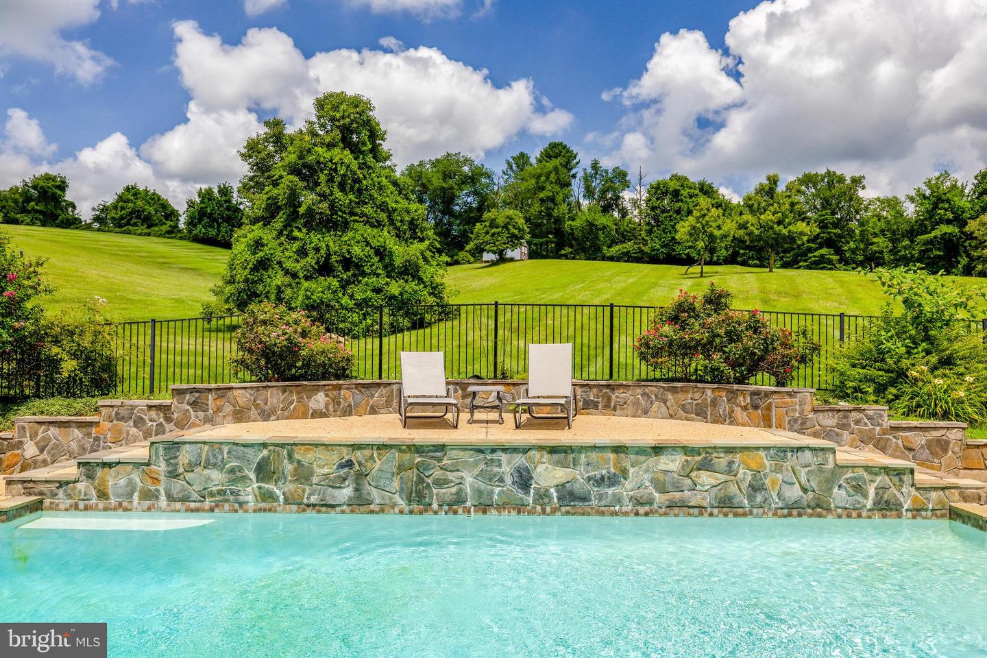 Leesburg, Virginia, 20175, United States, 4 Bedrooms Bedrooms, ,5 BathroomsBathrooms,Residential,Active,1894598
