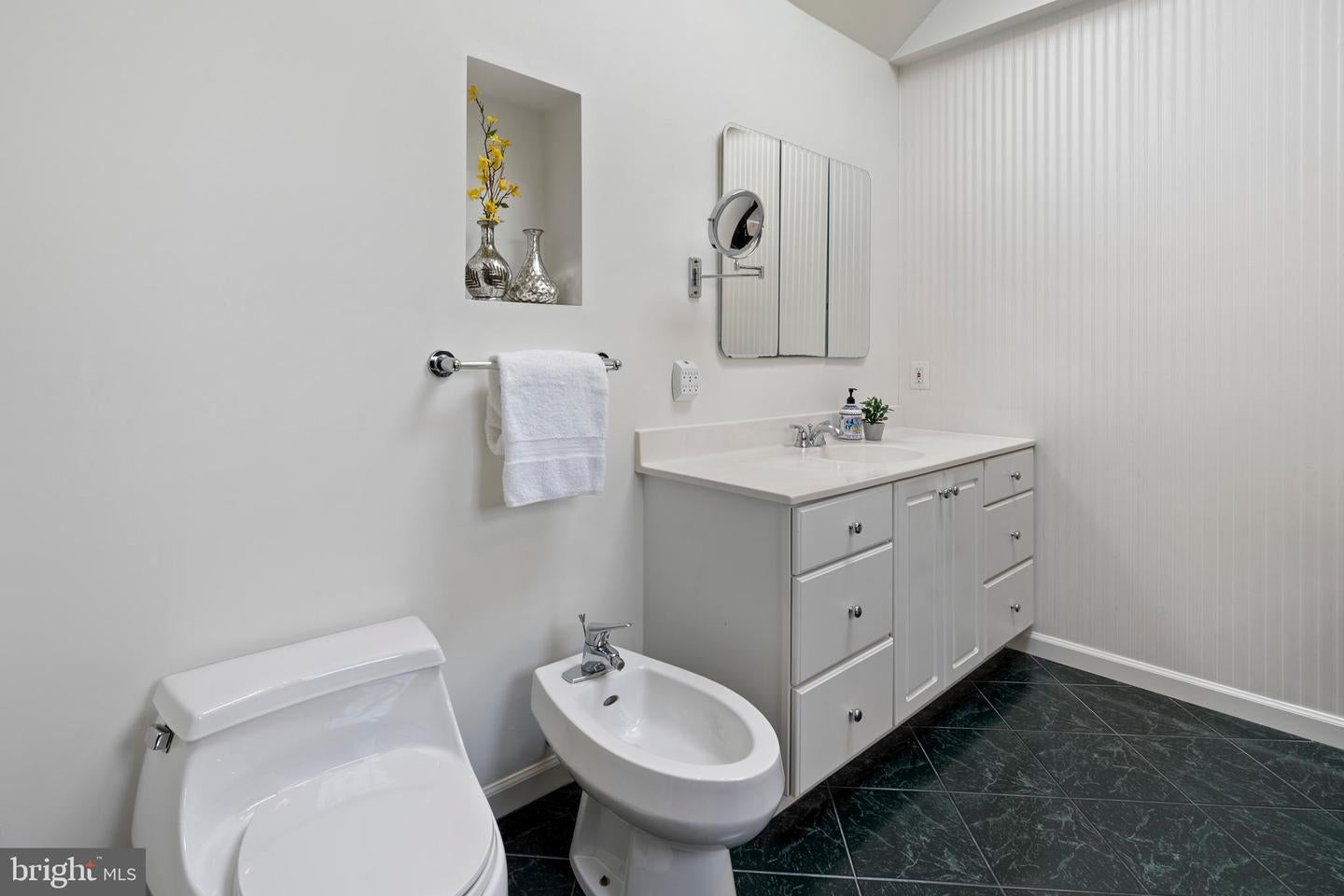 Arlington, Virginia, 22207, United States, 5 Bedrooms Bedrooms, ,4 BathroomsBathrooms,Residential,Active,1843845