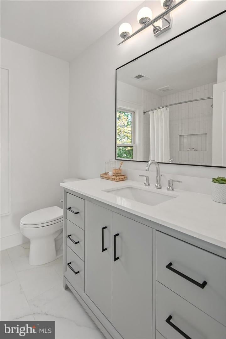 Arlington, Virginia, 22201, United States, 4 Bedrooms Bedrooms, ,5 BathroomsBathrooms,Residential,Active,2011879