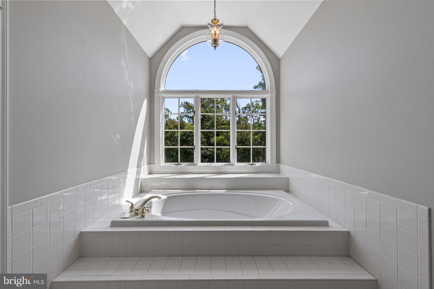 Boyds, Maryland, 20841, United States, 4 Bedrooms Bedrooms, ,4 BathroomsBathrooms,Residential,Active,1936102