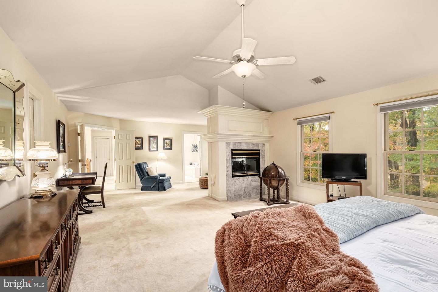 Fairfax Station, Virginia, 22039, United States, 4 Bedrooms Bedrooms, ,4 BathroomsBathrooms,Residential,Active,1988427