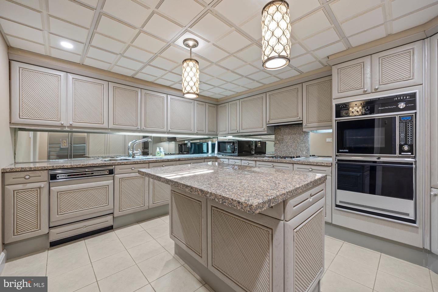 Hammonton, New Jersey, 08037, United States, 5 Bedrooms Bedrooms, ,6 BathroomsBathrooms,Residential,Active,1954441