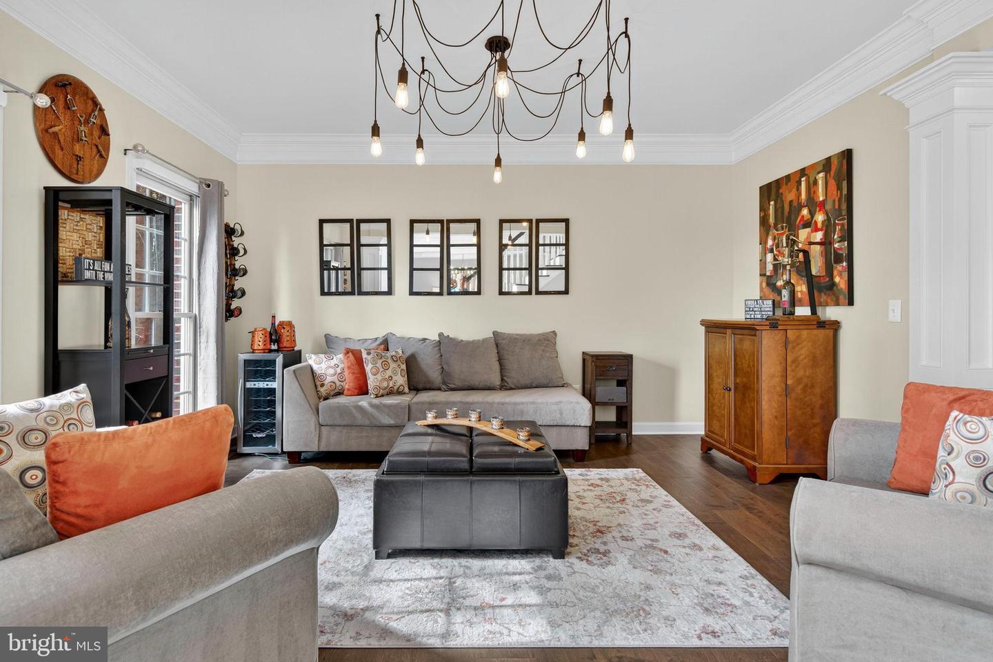 Aldie, Virginia, 20105, United States, 5 Bedrooms Bedrooms, ,5 BathroomsBathrooms,Residential,Active,2010541