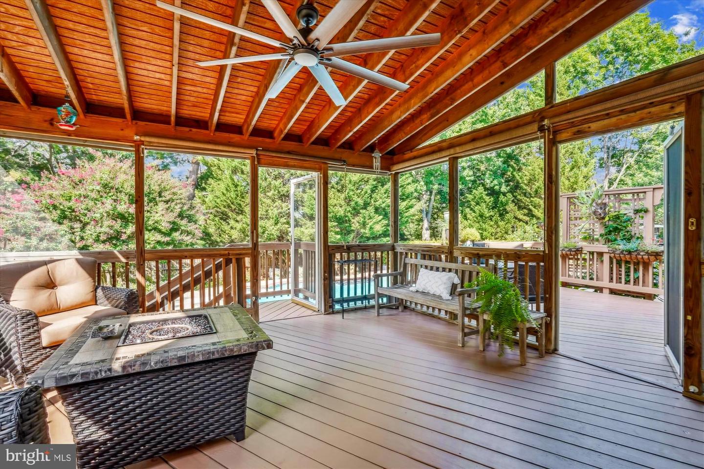 Centreville, Virginia, 20121, United States, 4 Bedrooms Bedrooms, ,5 BathroomsBathrooms,Residential,Active,1914622