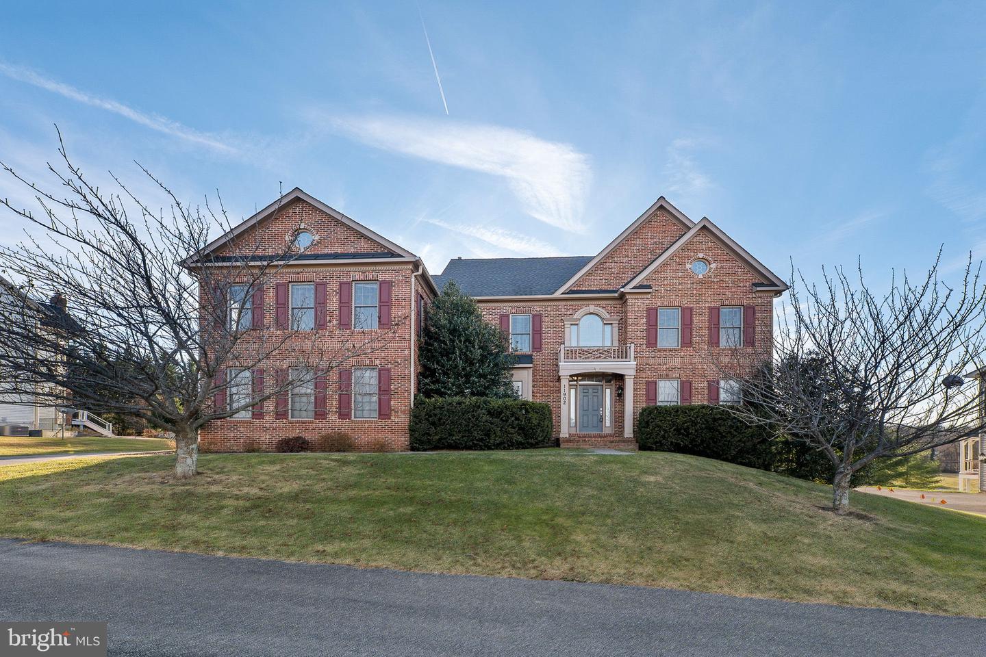 Clarksburg, Maryland, 20871, United States, 5 Bedrooms Bedrooms, ,5 BathroomsBathrooms,Residential,Active,2001354