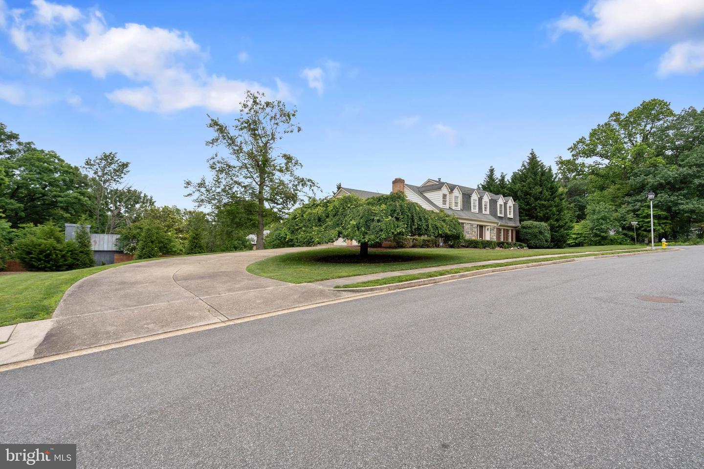 Arlington, Virginia, 22207, United States, 5 Bedrooms Bedrooms, ,4 BathroomsBathrooms,Residential,Active,1843845