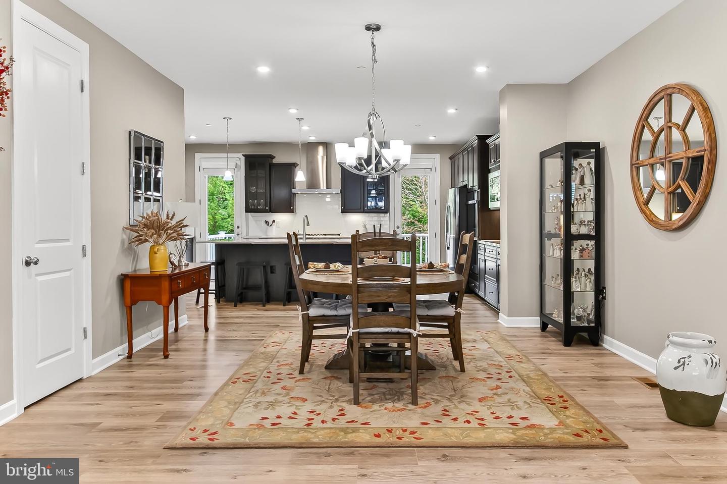 Fairfax, Virginia, 22033, United States, 4 Bedrooms Bedrooms, ,5 BathroomsBathrooms,Residential,Active,1992238