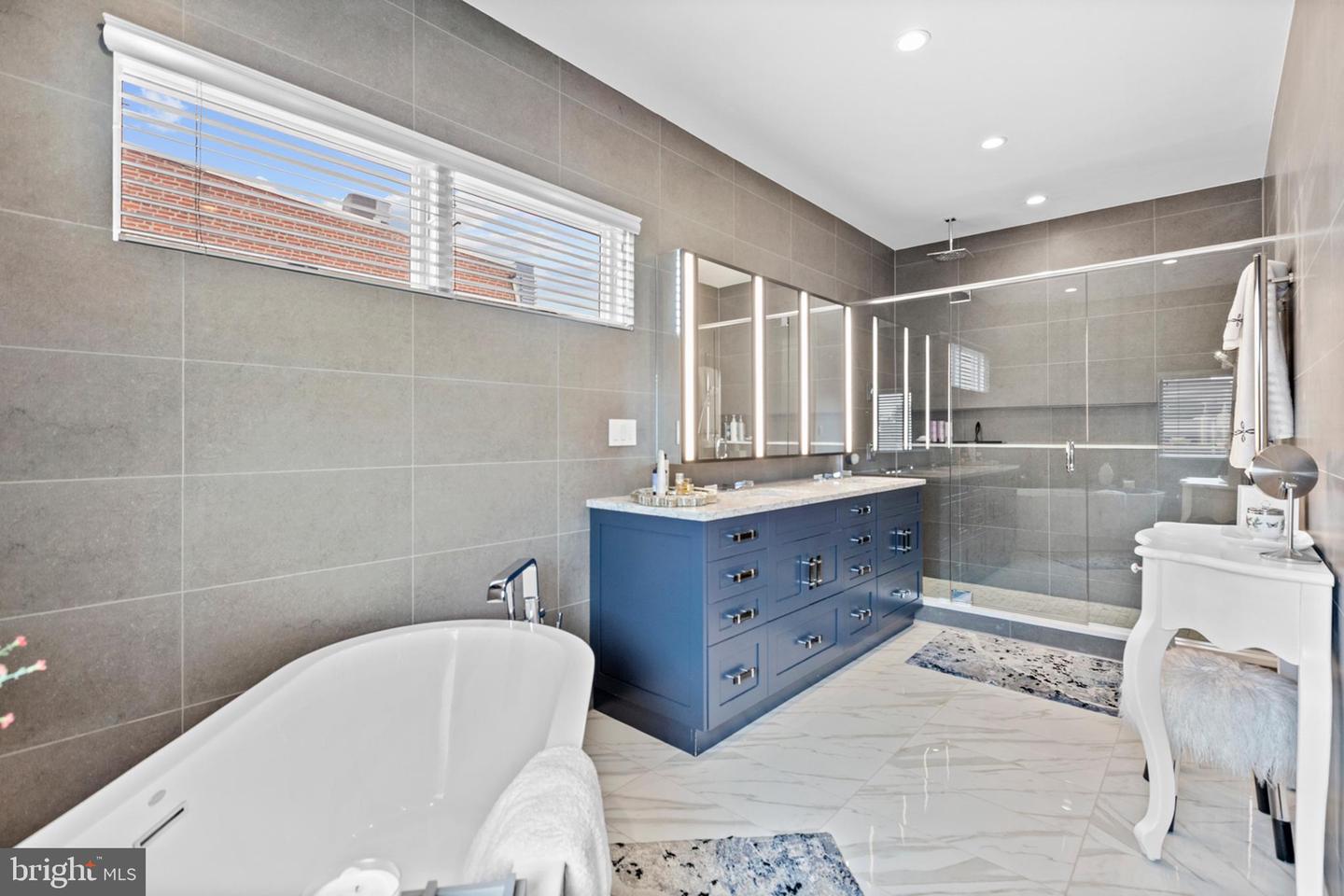 Philadelphia, Pennsylvania, 19146, United States, ,6 BathroomsBathrooms,Residential,Active,1862906