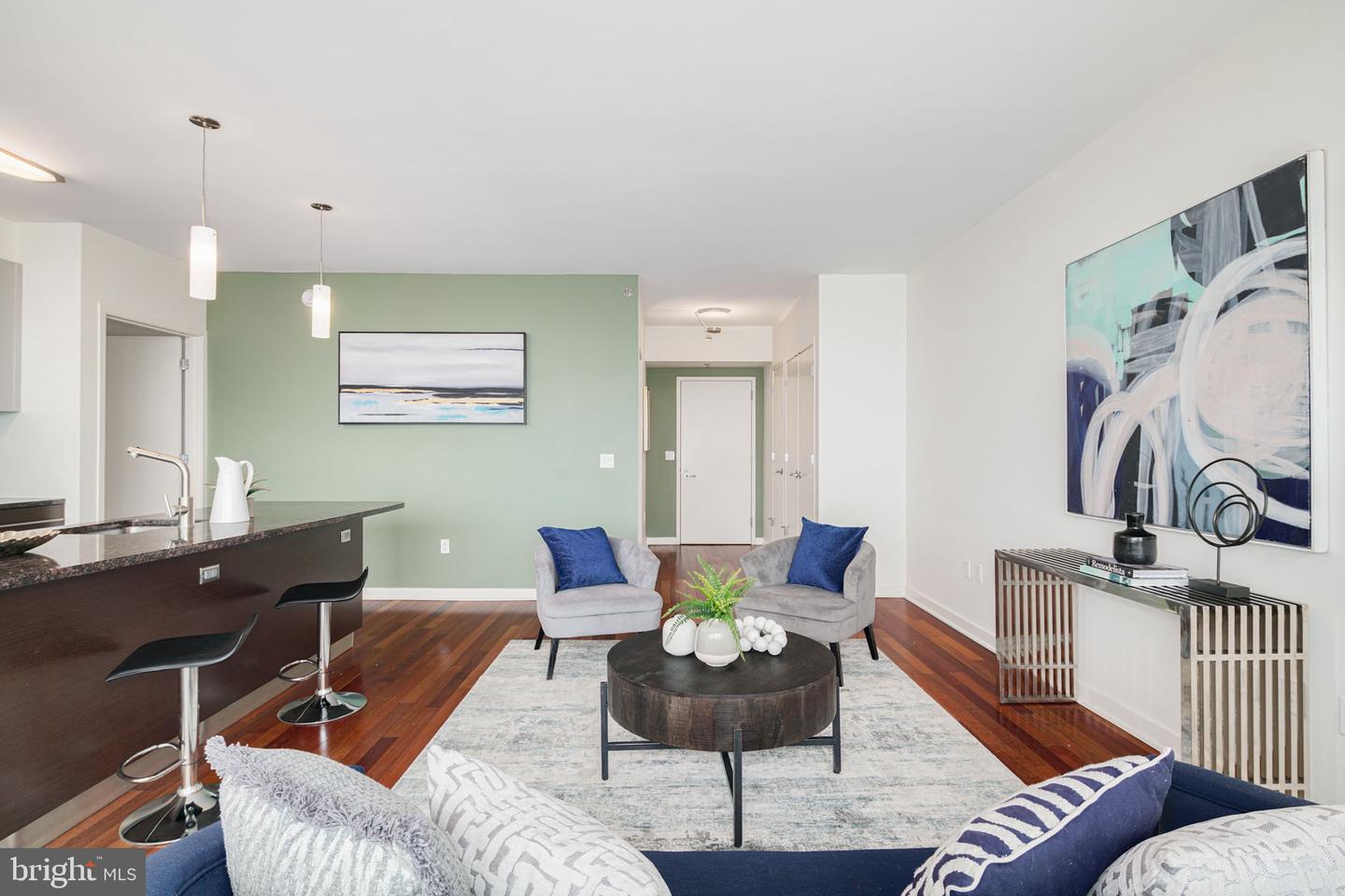 Philadelphia, Pennsylvania, 19103, United States, 3 Bedrooms Bedrooms, ,4 BathroomsBathrooms,Residential,Active,1993681