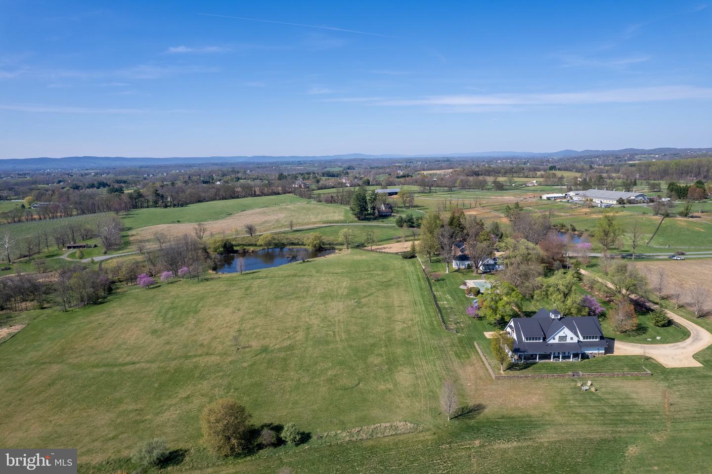 Waterford, Virginia, 20197, United States, 4 Bedrooms Bedrooms, ,5 BathroomsBathrooms,Residential,Active,1771409