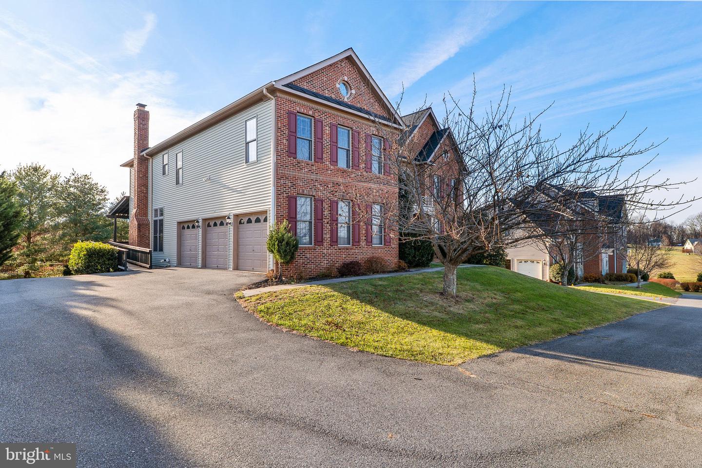 Clarksburg, Maryland, 20871, United States, 5 Bedrooms Bedrooms, ,5 BathroomsBathrooms,Residential,Active,2001354