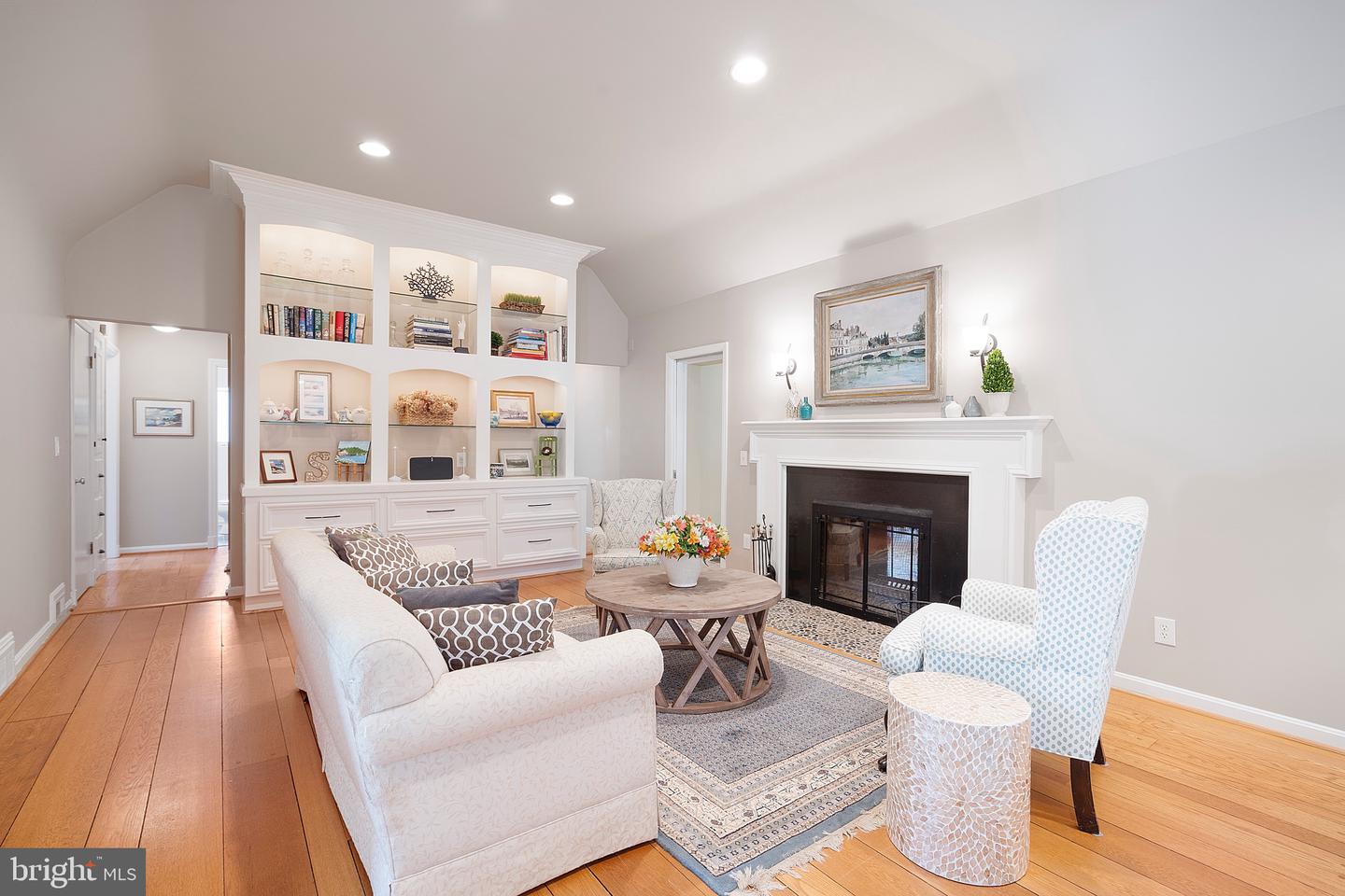 Arlington, Virginia, 22207, United States, 5 Bedrooms Bedrooms, ,4 BathroomsBathrooms,Residential,Active,1943764