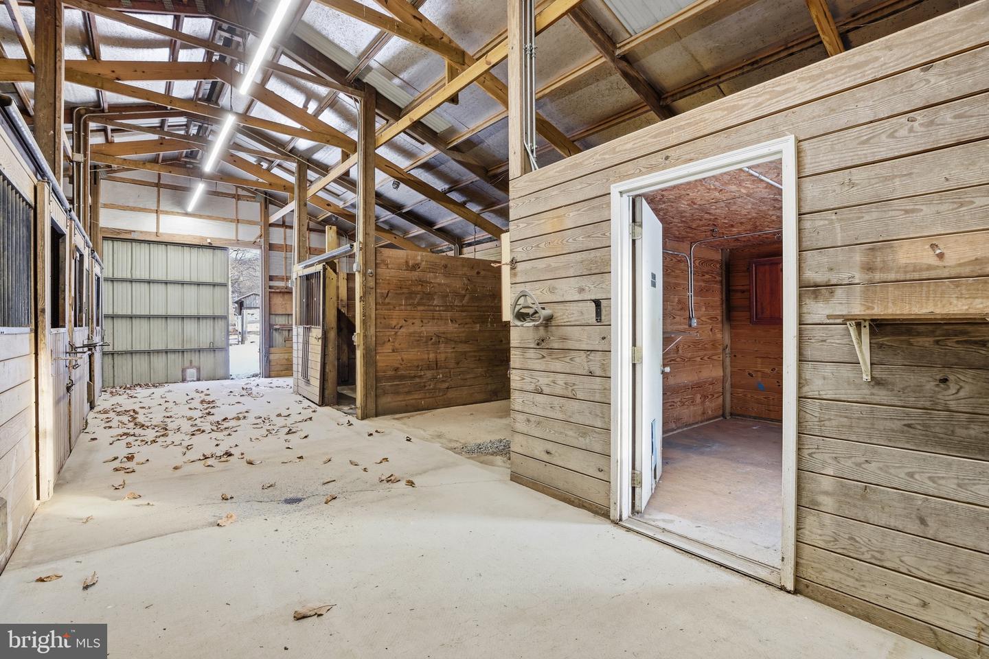 Clarksburg, Maryland, 20871, United States, 5 Bedrooms Bedrooms, ,3 BathroomsBathrooms,Residential,Active,1996277