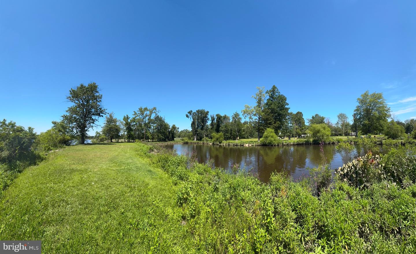 Delanco, New Jersey, 08075, United States, 5 Bedrooms Bedrooms, ,3 BathroomsBathrooms,Residential,Active,1914605