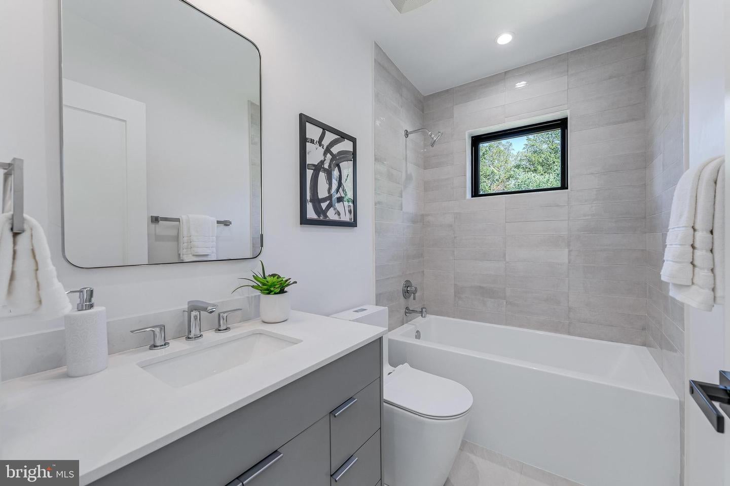 Falls Church, Virginia, 22042, United States, 6 Bedrooms Bedrooms, ,6 BathroomsBathrooms,Residential,Active,1989772