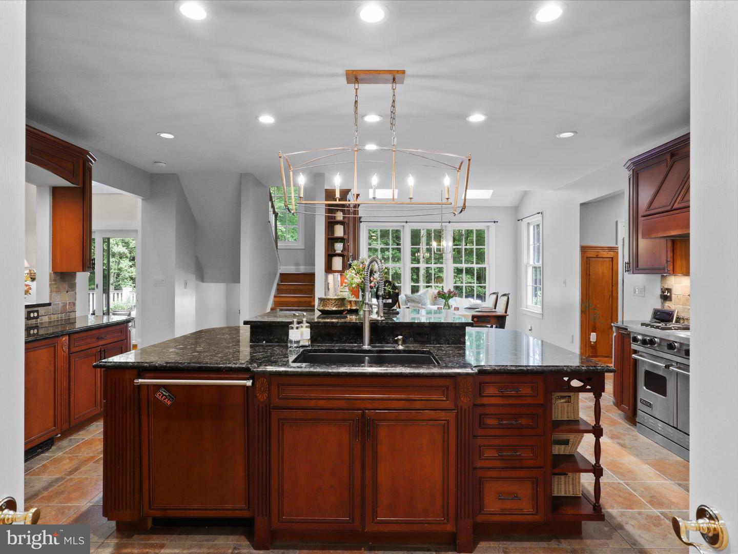 Fairfax Station, Virginia, 22039, United States, 5 Bedrooms Bedrooms, ,5 BathroomsBathrooms,Residential,Active,1943756