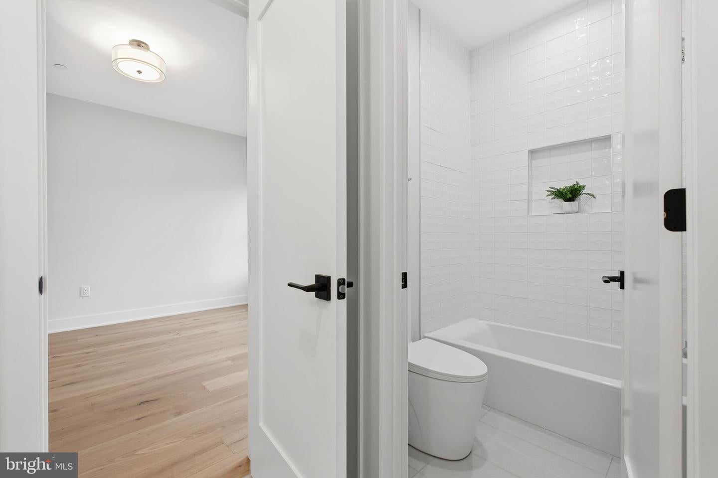 Kensington, Maryland, 20895, United States, 5 Bedrooms Bedrooms, ,5 BathroomsBathrooms,Residential,Active,2007291