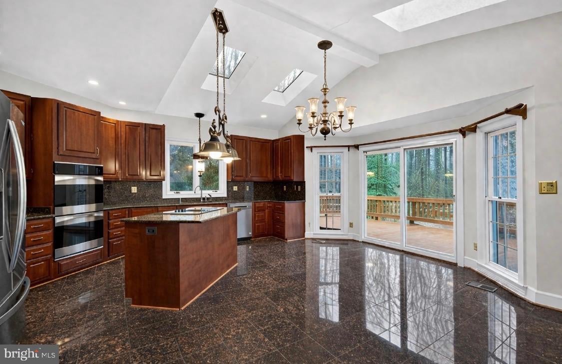 Clifton, Virginia, 20124, United States, 5 Bedrooms Bedrooms, ,6 BathroomsBathrooms,Residential,Active,2025639