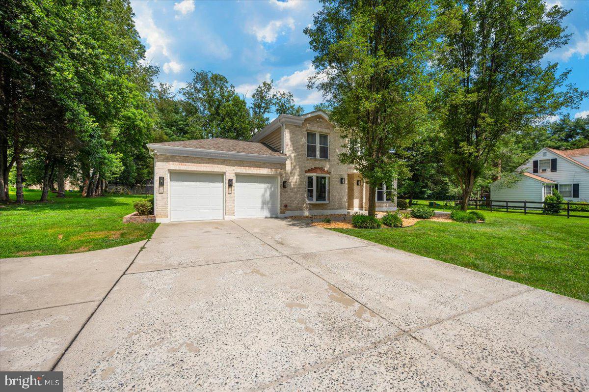 Fairfax, Virginia, 22030, United States, 5 Bedrooms Bedrooms, ,4 BathroomsBathrooms,Residential,Active,1892608