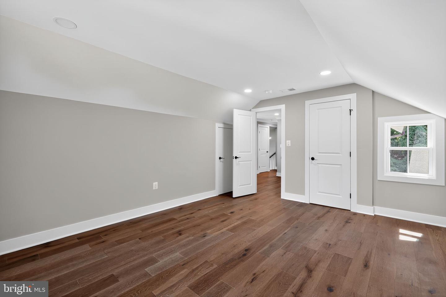 Annapolis, Maryland, 21401, United States, 3 Bedrooms Bedrooms, ,3 BathroomsBathrooms,Residential,Active,1934817