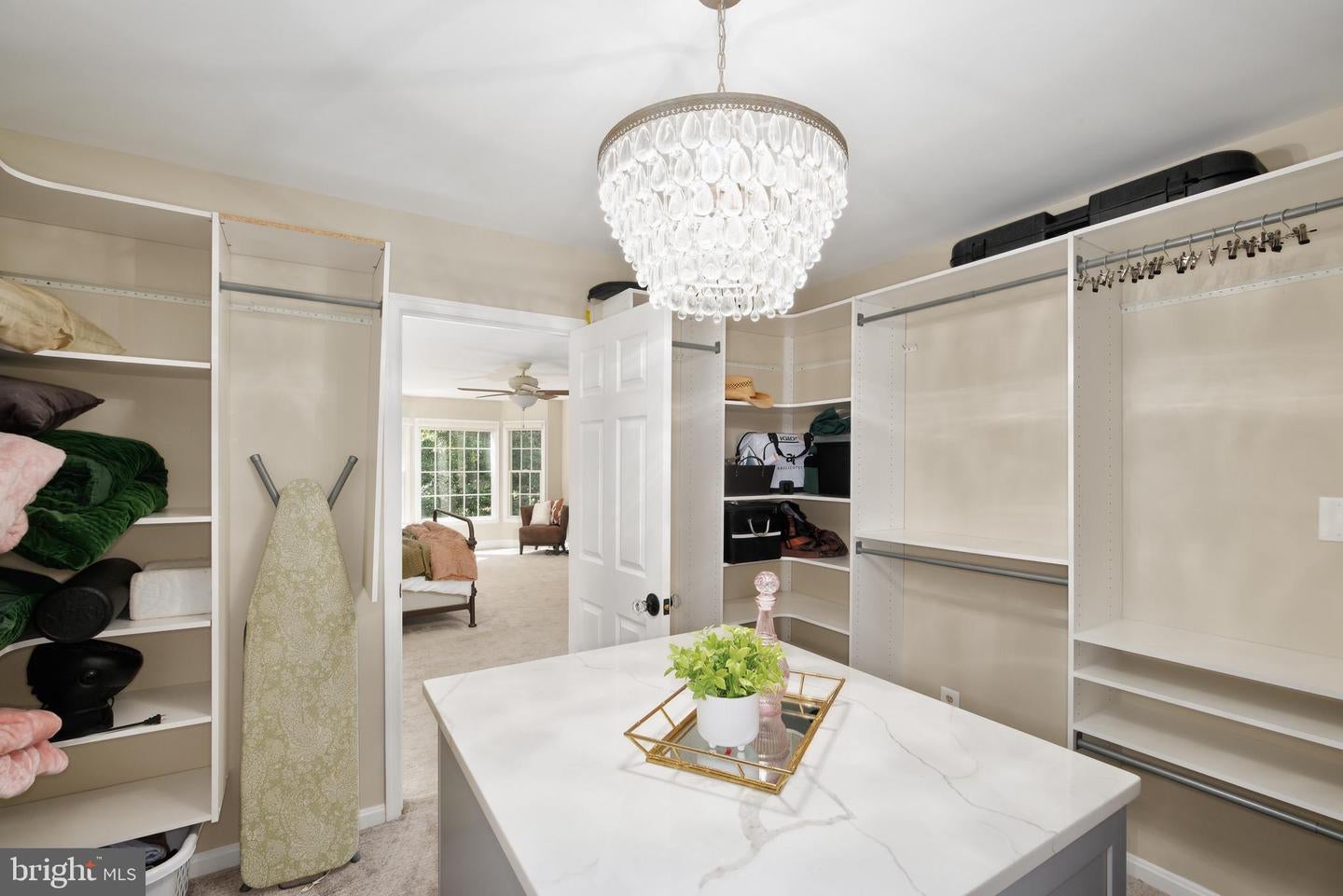 Fairfax Station, Virginia, 22039, United States, 4 Bedrooms Bedrooms, ,3 BathroomsBathrooms,Residential,Active,1936424