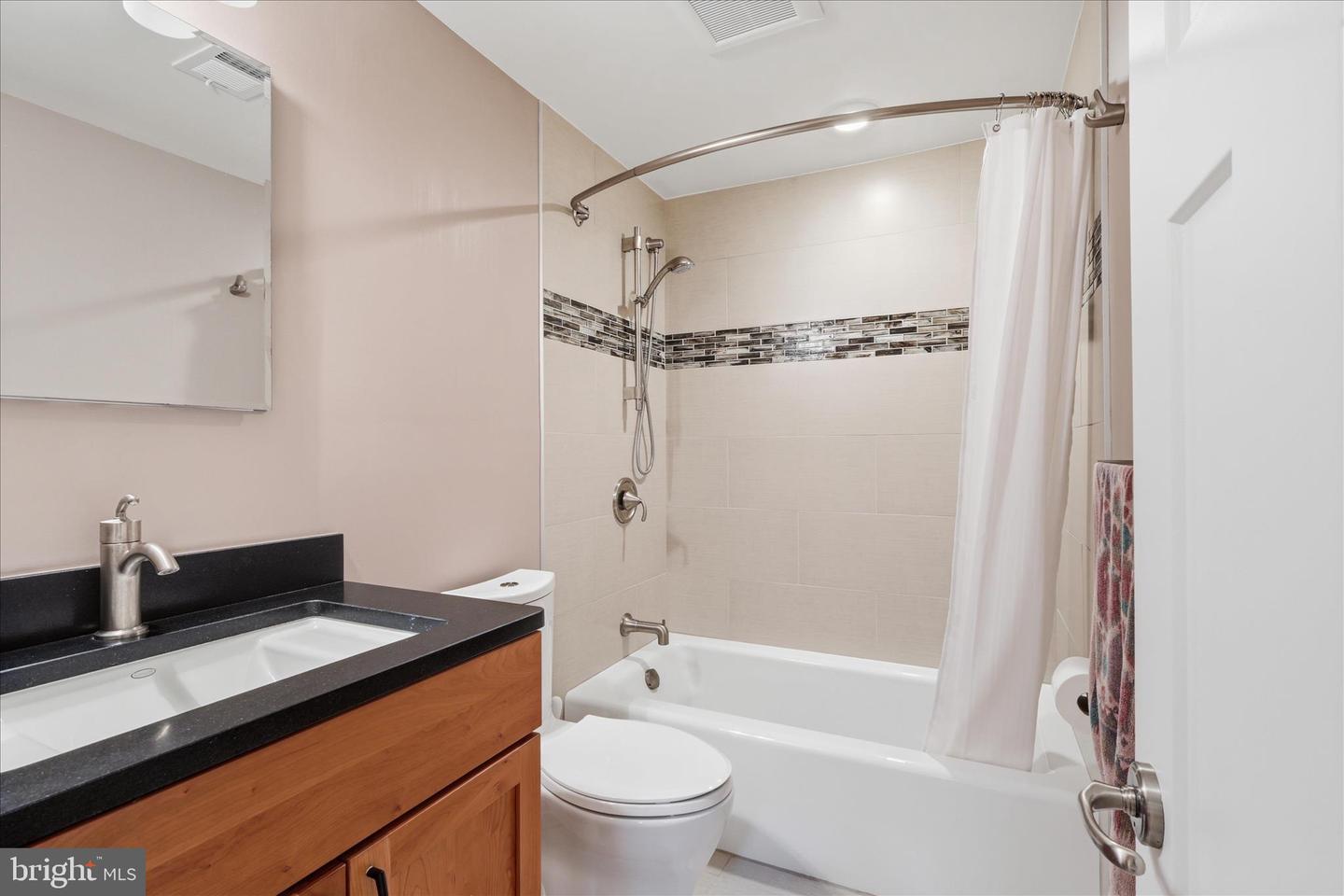 Great Falls, Virginia, 22066, United States, 4 Bedrooms Bedrooms, ,4 BathroomsBathrooms,Residential,Pending,2045715