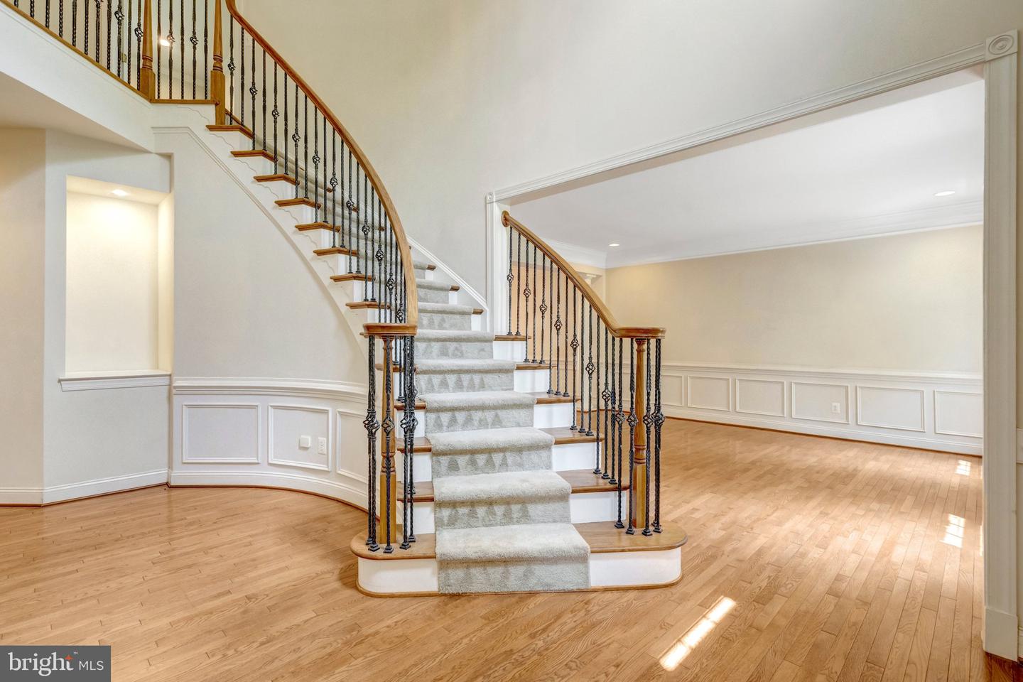 Haymarket, Virginia, 20169, United States, 5 Bedrooms Bedrooms, ,5 BathroomsBathrooms,Residential,Pending,2031766