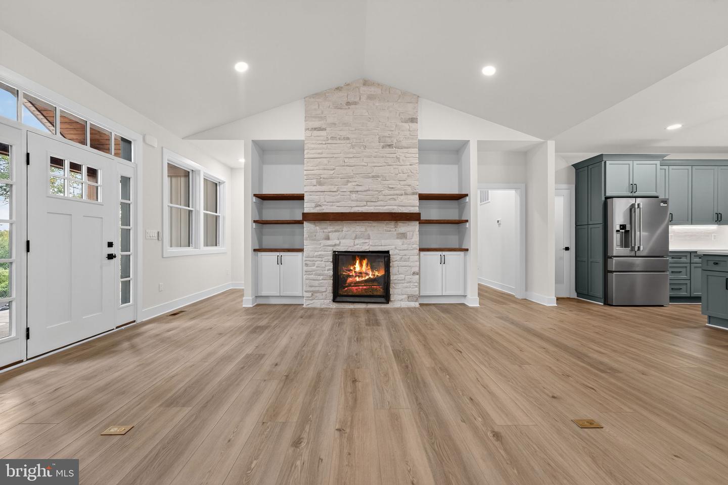 Warrenton, Virginia, 20187, United States, 3 Bedrooms Bedrooms, ,4 BathroomsBathrooms,Residential,Active,1963257