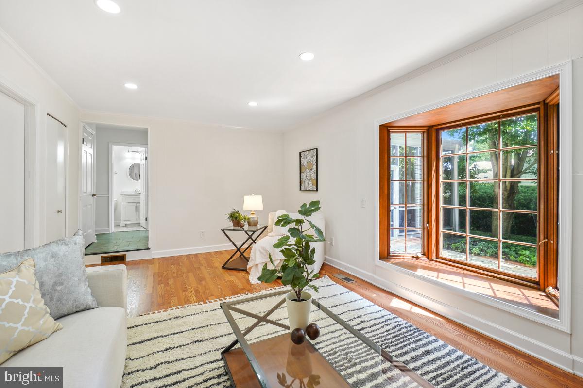 Potomac, Maryland, 20854, United States, 4 Bedrooms Bedrooms, ,3 BathroomsBathrooms,Residential,Active,1889030