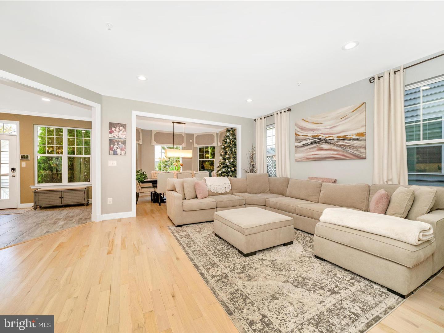 Clarksburg, Maryland, 20871, United States, 5 Bedrooms Bedrooms, ,4 BathroomsBathrooms,Residential,Active,1967123