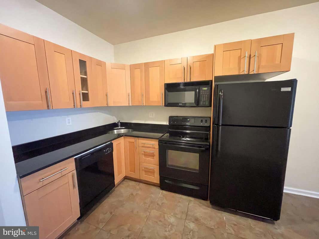 1609 W DIAMOND ST APT 2, PHILADELPHIA, PA 19121, photo 1 of 17