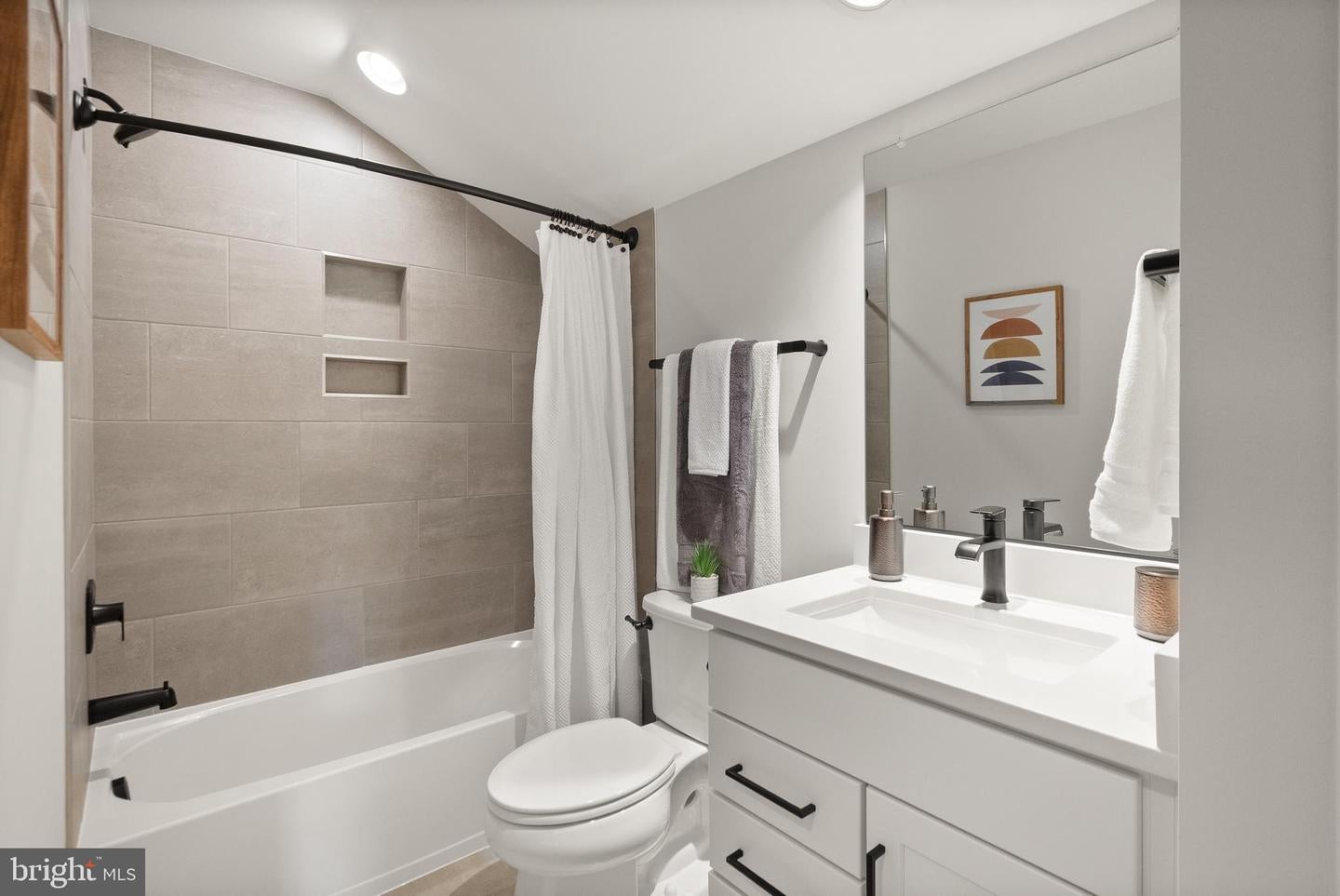Falls Church, Virginia, 22046, United States, 7 Bedrooms Bedrooms, ,7 BathroomsBathrooms,Residential,Active,1798016