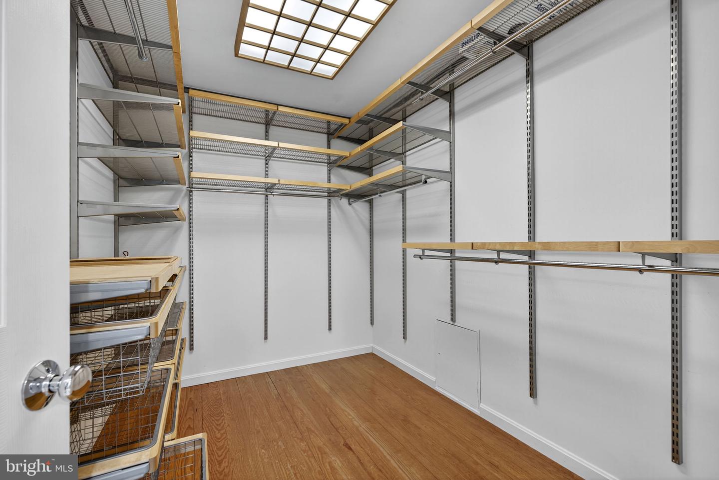 Lovettsville, Virginia, 20180, United States, ,2 BathroomsBathrooms,Residential,Active,1954034