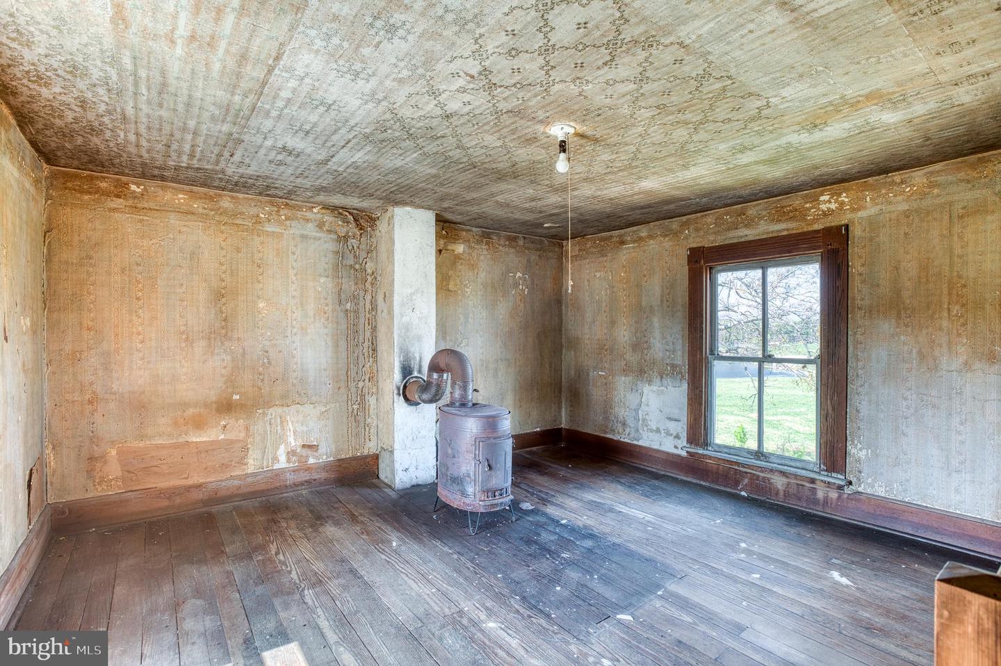 Culpeper, Virginia, 22701, United States, 4 Bedrooms Bedrooms, ,1 BathroomBathrooms,Residential,Active,1799358
