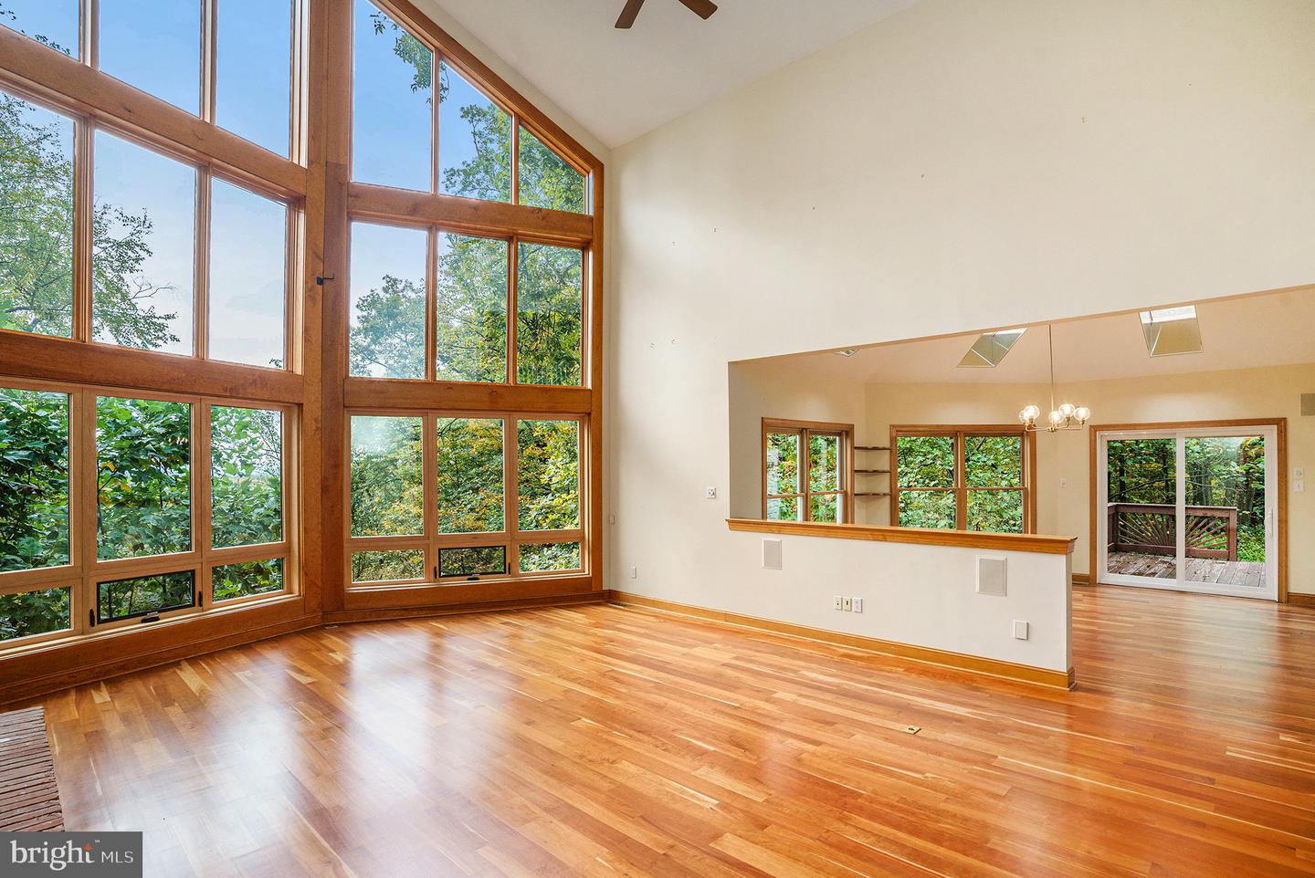 Sellersville, Pennsylvania, 18960, United States, 10 Bedrooms Bedrooms, ,7 BathroomsBathrooms,Residential,Active,1965847