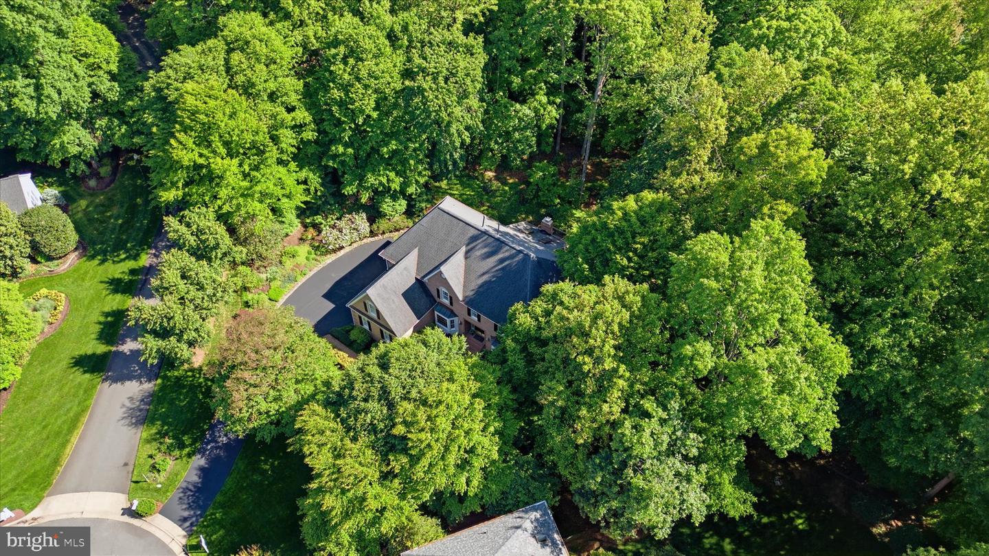 Oakton, Virginia, 22124, United States, 5 Bedrooms Bedrooms, ,5 BathroomsBathrooms,Residential,Pending,2045766