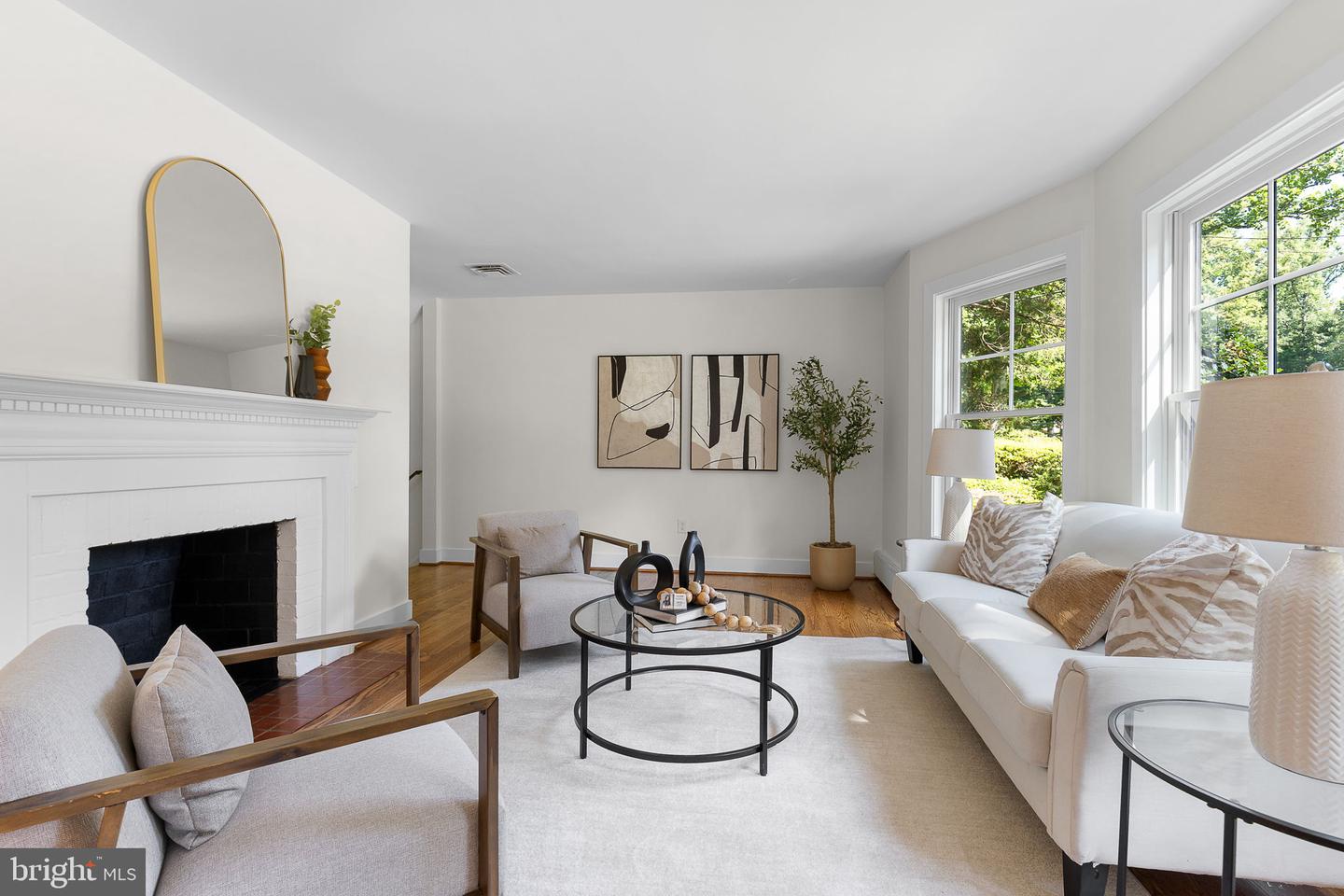 Falls Church, Virginia, 22044, United States, 4 Bedrooms Bedrooms, ,3 BathroomsBathrooms,Residential,Active,1894525